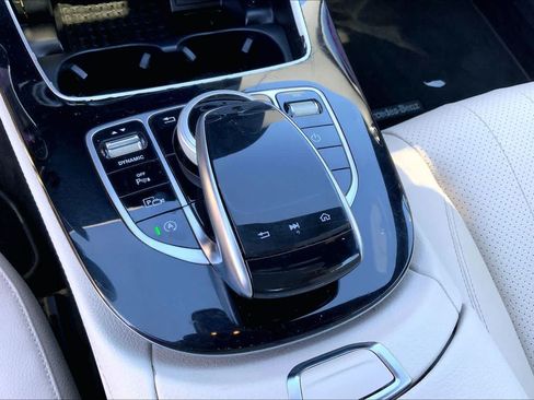 Used 2017 Mercedes-Benz E 300 4MATIC image 32