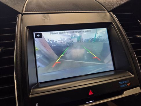 Used 2016 Ford Taurus Limited w/ Equipment Group 301A image 31