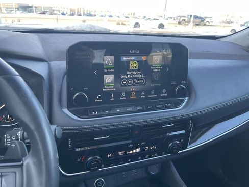 Used 2022 Nissan Rogue SL w/ SL Premium Package image 26