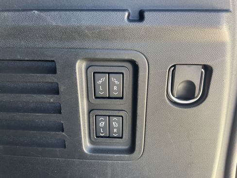 Used 2025 Chevrolet Traverse High Country w/ LPO, Floor Liner Package AWD/4WD image 27