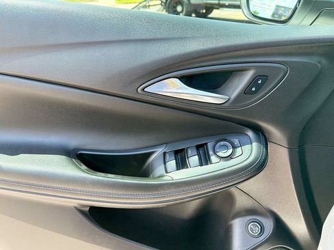 Used 2025 Buick Encore GX Sport Touring w/ Comfort Package FWD image 9