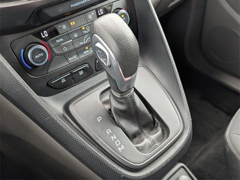 Used 2022 Ford Transit Connect XLT image 27