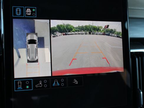 Used 2026 GMC Acadia Elevation w/ Elevation Premium Package FWD image 35