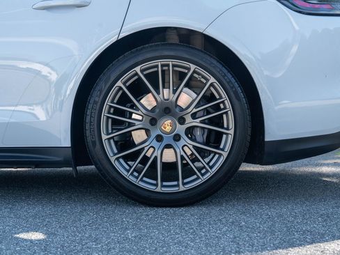 Certified 2023 Porsche Panamera 4 AWD/4WD image 12