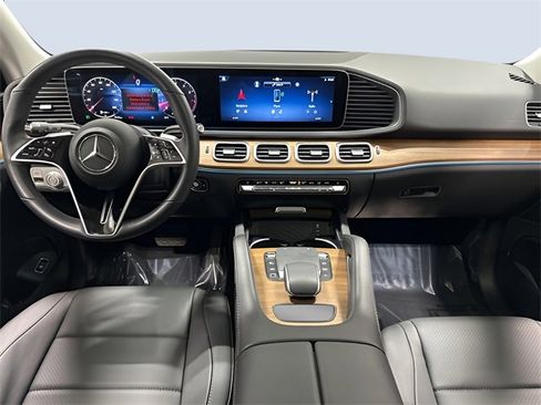 Used 2025 Mercedes-Benz GLE 350 4MATIC image 13