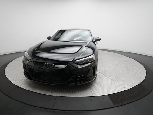 Used 2022 Audi RS e-tron GT image 2