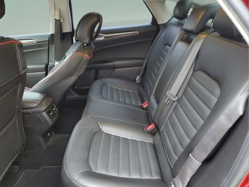 Used 2016 Ford Fusion SE w/ Equipment Group 202A FWD image 6