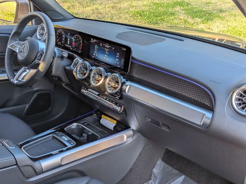 New 2026 Mercedes-Benz GLB 250 250 image 34