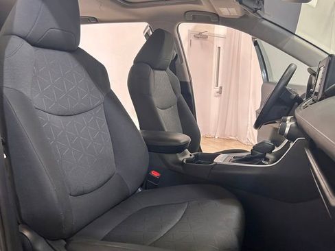 Used 2021 Toyota RAV4 XLE w/ Convenience Package AWD/4WD image 18