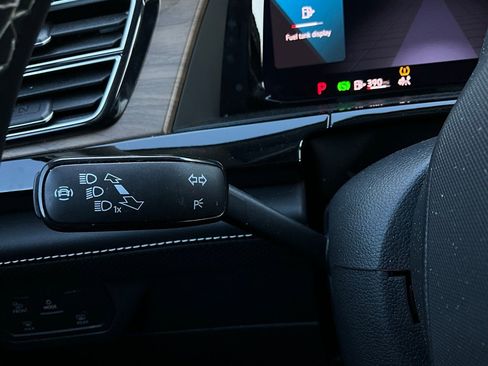 Used 2025 Volkswagen Atlas SE image 39