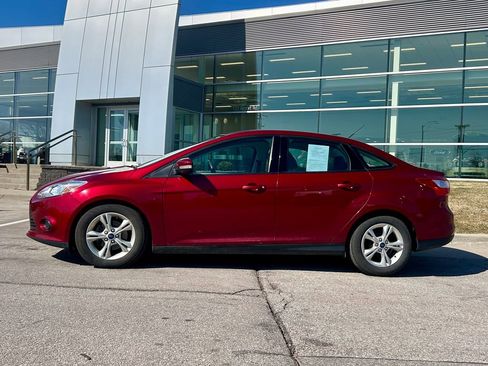 Used 2014 Ford Focus SE w/ SE Winter Package image 3