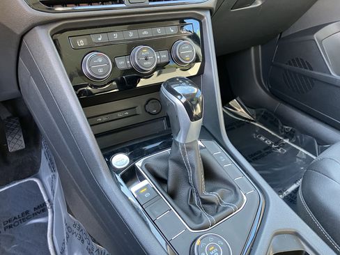 Used 2023 Volkswagen Taos SEL image 28