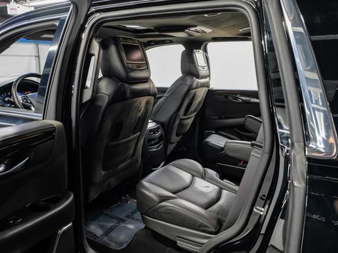 Used 2016 Cadillac Escalade Platinum image 47