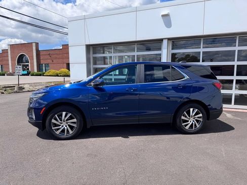 Used 2023 Chevrolet Equinox LT AWD/4WD image 2