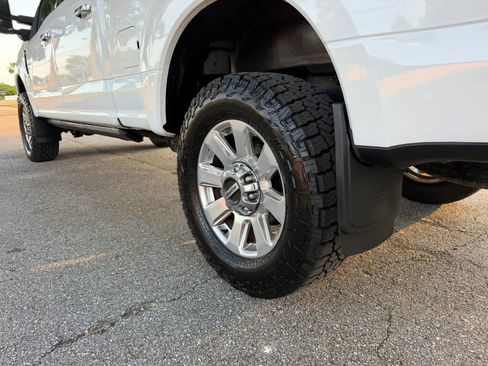 Used 2020 Ford F350 Platinum w/ Snow Plow Prep Package AWD/4WD image 24