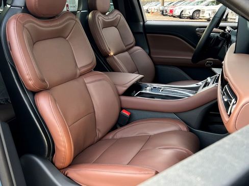 New 2026 Lincoln Aviator Reserve w/ Luxury Package AWD/4WD image 9