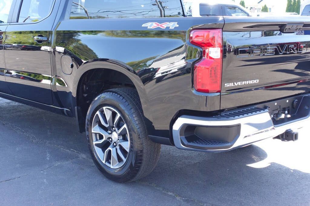 Used 2023 Chevrolet Silverado 1500 LT AWD/4WD image 10