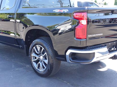 Used 2023 Chevrolet Silverado 1500 LT AWD/4WD image 10