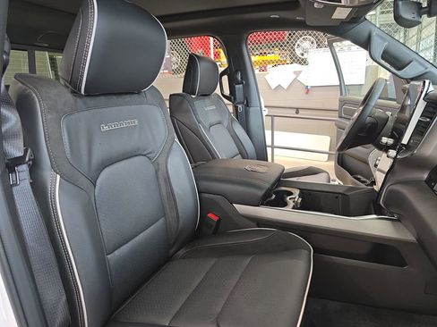 New 2026 RAM 1500 Laramie AWD/4WD image 10