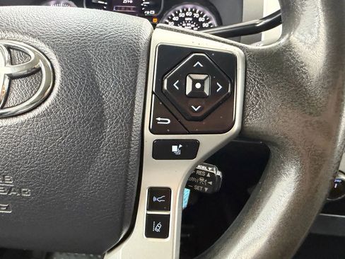 Used 2018 Toyota Tundra SR5 AWD/4WD image 17