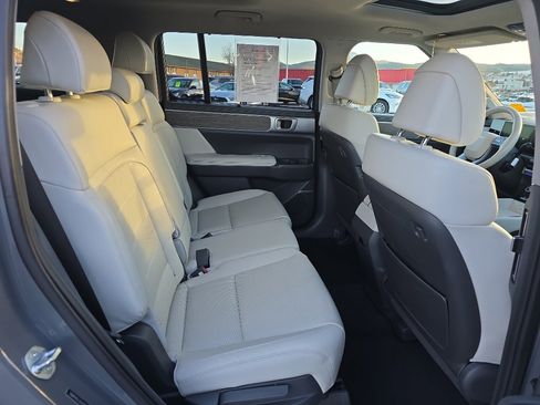 Used 2025 Hyundai Santa Fe Limited image 25