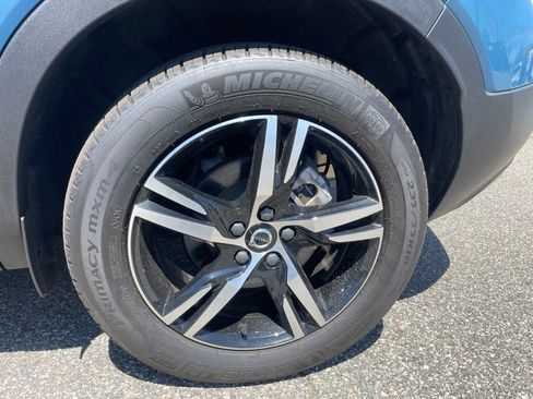 Used 2025 Volvo XC40 B5 Core AWD/4WD image 10