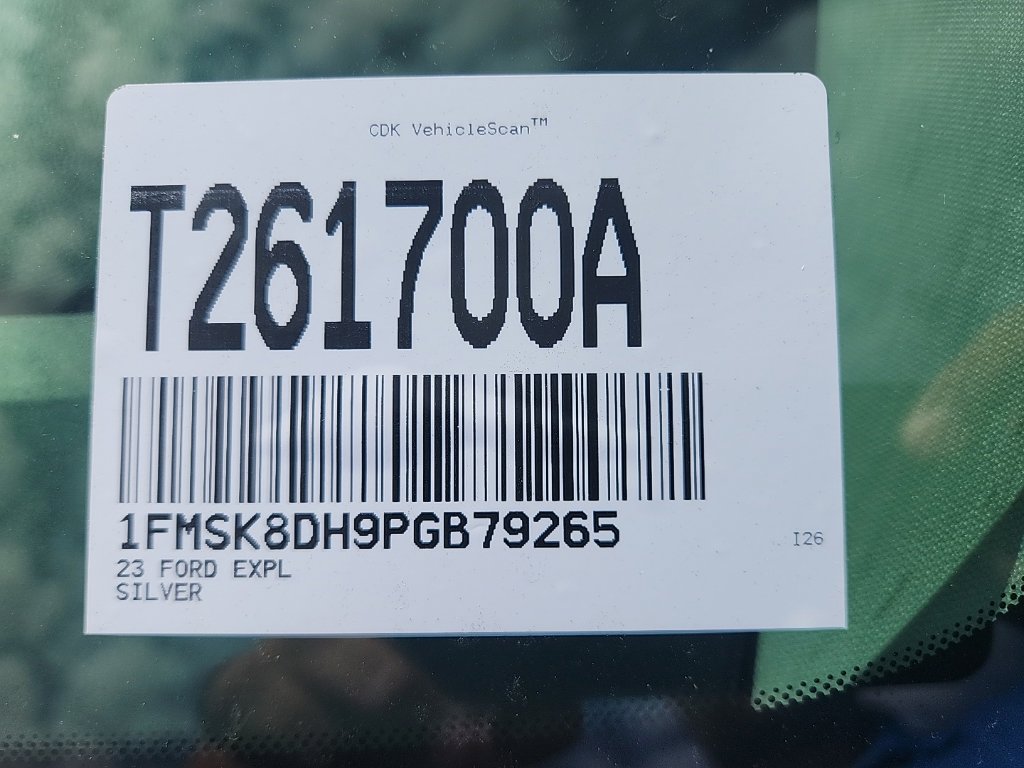 Used 2023 Ford Explorer XLT w/ Equipment Group 202A AWD/4WD image 4