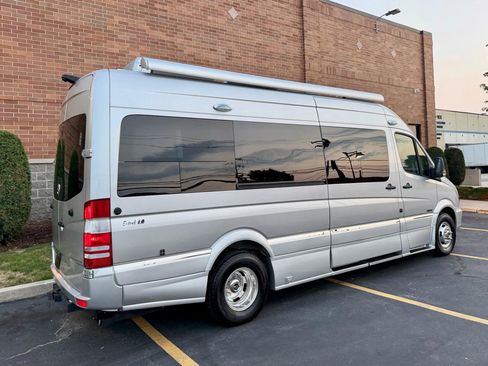 Used 2017 Mercedes-Benz Sprinter 3500 image 39