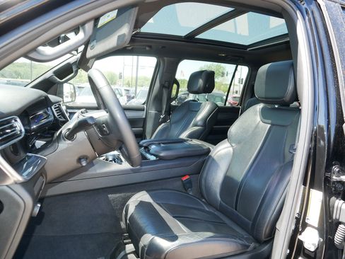 Used 2022 Jeep Wagoneer Series III AWD/4WD image 14