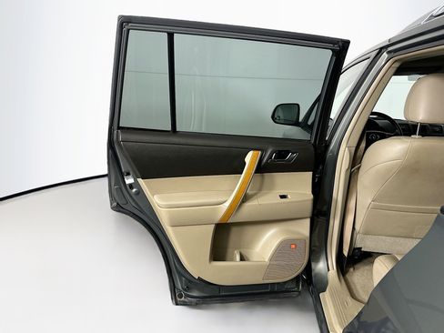 Used 2010 Toyota Highlander Limited image 26