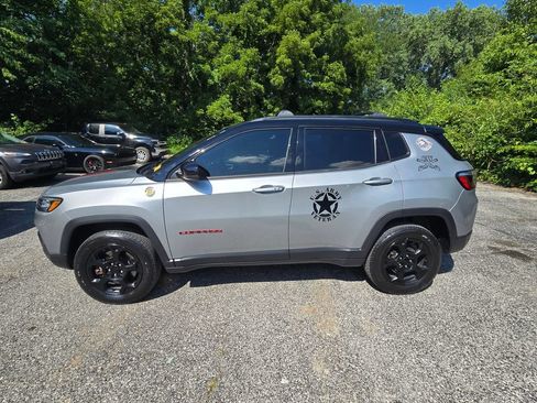 Used 2023 Jeep Compass Trailhawk AWD/4WD image 3