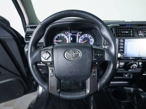 Used 2020 Toyota 4Runner Venture w/ Moonroof Package AWD/4WD image 18