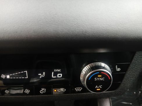Used 2025 Mitsubishi Outlander SE AWD/4WD image 28