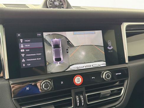 Certified 2026 Porsche Macan AWD/4WD image 23