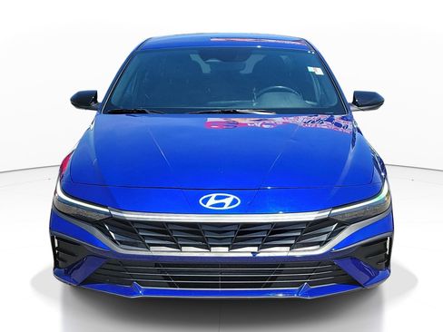 Used 2025 Hyundai Elantra Sport image 2