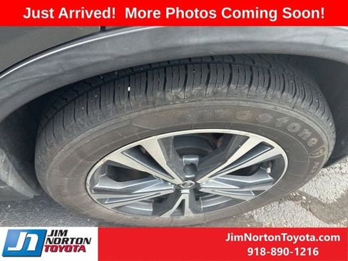 Used 2019 Nissan Rogue SV w/ Sun & Sound Touring Package FWD image 10