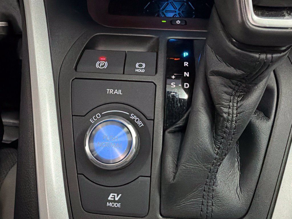Used 2023 Toyota RAV4 Limited AWD/4WD image 18