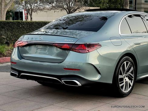 Used 2025 Mercedes-Benz E 350 4MATIC Sedan image 21