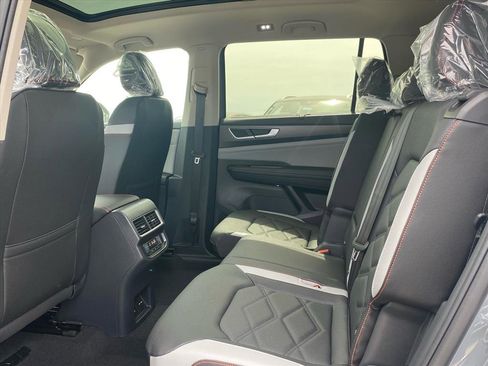 New 2026 Volkswagen Atlas Peak Edition AWD/4WD image 11