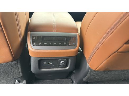 Used 2025 Nissan Pathfinder Platinum w/ Cargo Package AWD/4WD image 24