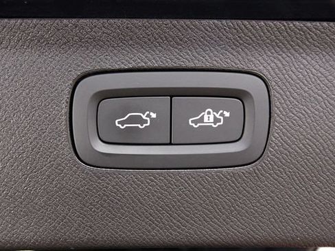 Used 2025 Volvo XC90 B6 Plus w/ Protection Package Premier AWD/4WD image 33