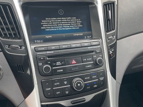 Used 2014 Hyundai Sonata SE w/ Premium Package 03 FWD image 13