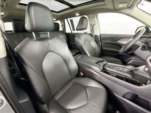 Certified 2024 Toyota Grand Highlander XLE image 44