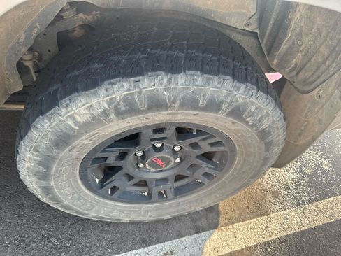 Used 2022 Toyota 4Runner TRD Off-Road Premium AWD/4WD image 6