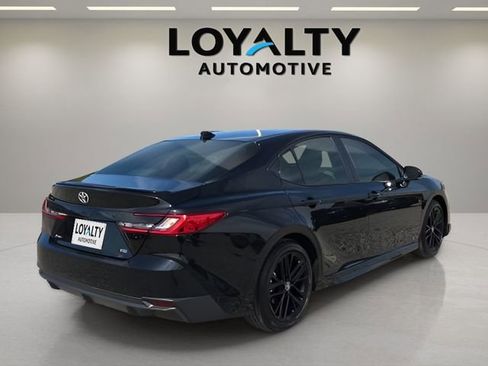 Used 2026 Toyota Camry SE w/ Convenience Package image 5