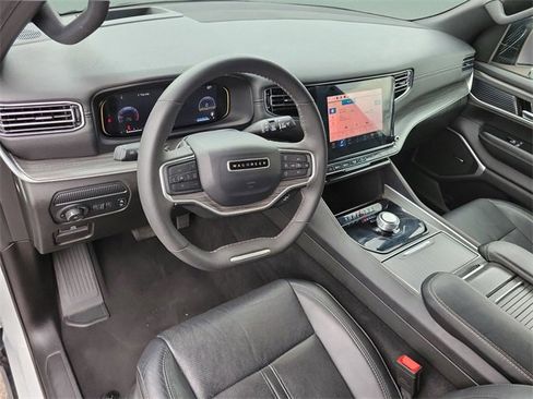 Used 2023 Jeep Wagoneer Series III w/ Preferred Equipment Group image 8