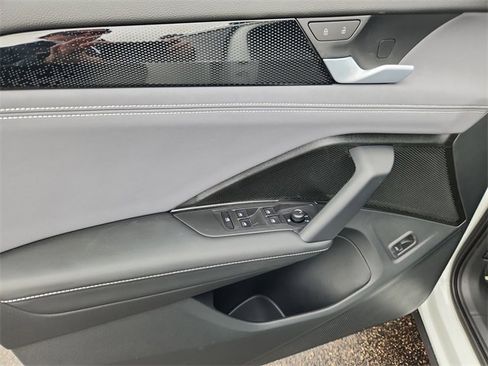 New 2026 Volkswagen Tiguan SE R-Line image 6