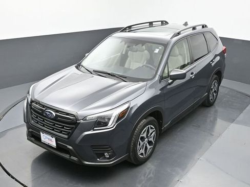 Used 2024 Subaru Forester Premium image 20