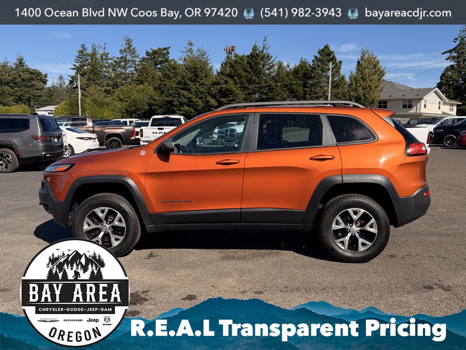 Used 2016 Jeep Cherokee Trailhawk w/ Leather Interior Group AWD/4WD image 10