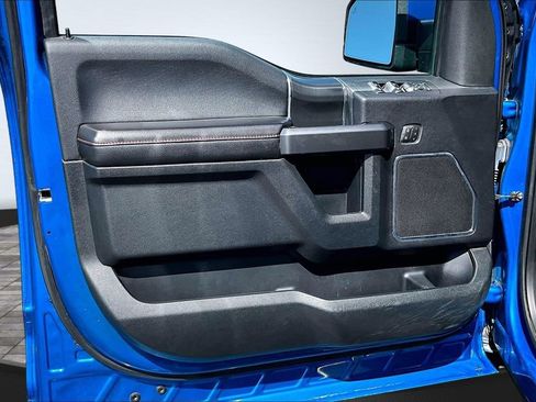 Used 2019 Ford F150 Lariat w/ Equipment Group 502A Luxury AWD/4WD image 24